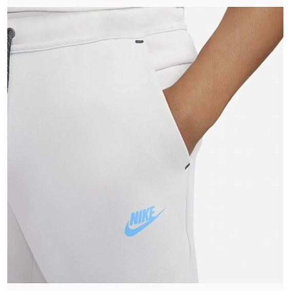 Брюки чоловічі Nike Sportswear Tech Fleece DV0538-012 фото 6 — інтернет-магазин Tapok