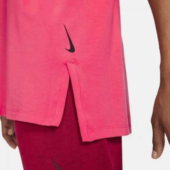 Майка Nike Yoga BV4036-646 фото 3 — інтернет-магазин Tapok