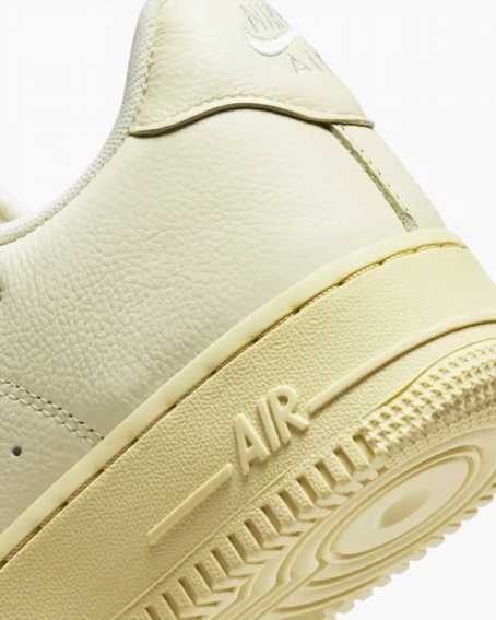 Кросівки Nike Air Force 1 07 Lx DO9456-100 фото 10 — інтернет-магазин Tapok
