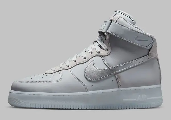 Кроссовки Nike Air Force 1 High 07 Premium DZ5428-001 фото 2 — интернет-магазин Tapok