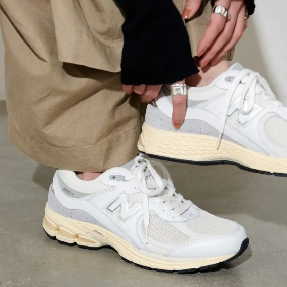 Кроссовки New Balance 2002R M2002RIA фото 2 — интернет-магазин Tapok