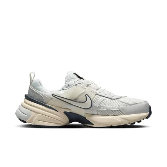 Кроссовки NIKE W V2K RUN FD0736-004 фото 2 — интернет-магазин Tapok