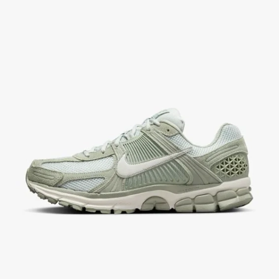 Кроссовки NIKE ZOOM VOMERO 5 HF1553-300 фото 1 — интернет-магазин Tapok