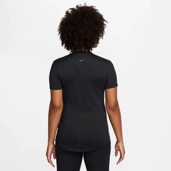 Футболка Nike W ONE (M) SS TOP FN5001-010 фото 6 — інтернет-магазин Tapok