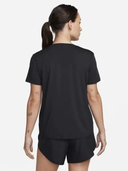 Футболка Nike W ONE CLASSIC DF SS TOP FN2798-010 фото 2 — інтернет-магазин Tapok