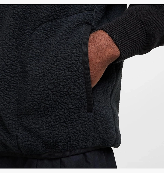 Жилетка чоловіча Nike Club Ssnl Winterized Vest Black FZ0894-010 фото 5 — інтернет-магазин Tapok