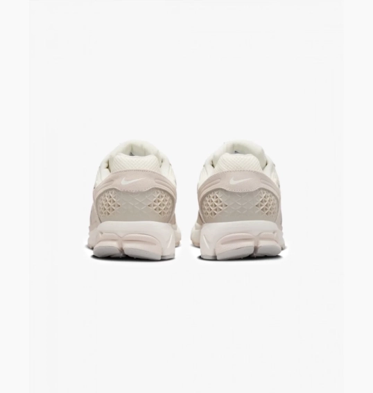 Кроссовки Nike ZOOM VOMERO 5 HF1553-100 фото 4 — интернет-магазин Tapok