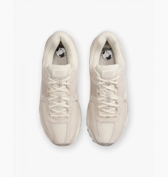 Кроссовки Nike ZOOM VOMERO 5 HF1553-100 фото 5 — интернет-магазин Tapok