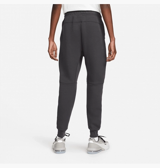 Брюки Nike Sportswear Tech Fleece Jogger Pants Grey FB8002-060 фото 3 — интернет-магазин Tapok