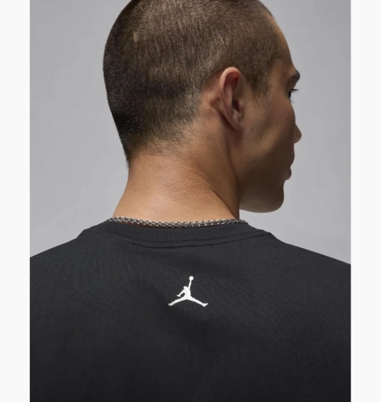 Футболка Air Jordan Flight Essentials T-Shirt FZ1967-010 фото 4 — інтернет-магазин Tapok