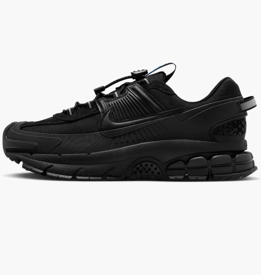 Кросівки жіночі Nike Zoom Vomero Roam WomenS Winterized Shoes Black HQ2181-004 фото 1 — інтернет-магазин Tapok