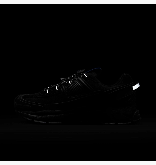 Кросівки жіночі Nike Zoom Vomero Roam WomenS Winterized Shoes Black HQ2181-004 фото 4 — інтернет-магазин Tapok