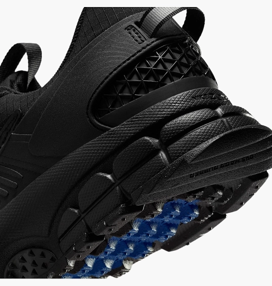 Кросівки жіночі Nike Zoom Vomero Roam WomenS Winterized Shoes Black HQ2181-004 фото 12 — інтернет-магазин Tapok