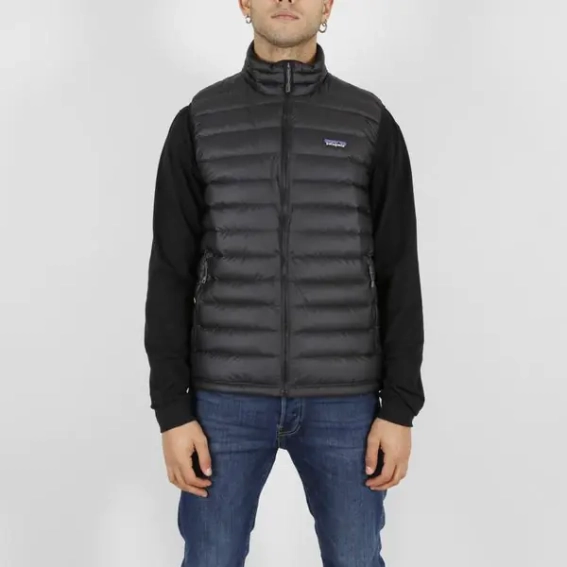 Жилетка Patagonia Down Sweater Vest 84622BLK фото 1 — інтернет-магазин Tapok