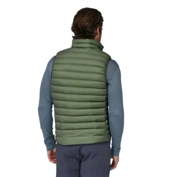 Жилетка Patagonia Down Sweater Vest Sedge Green 84623 SEGN фото 2 — інтернет-магазин Tapok
