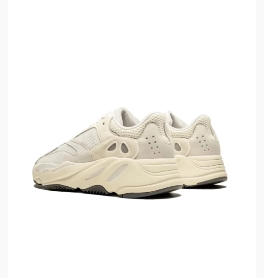 Кроссовки YEEZY EG7596 фото 3 — интернет-магазин Tapok