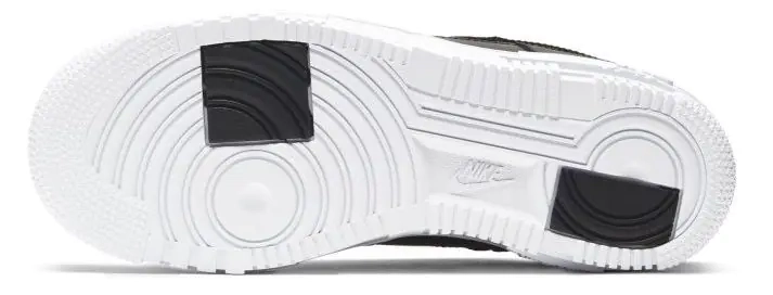 Кросівки жіночі Nike Air Force 1 Low Pixel CK-6649-001 фото 3 — інтернет-магазин Tapok