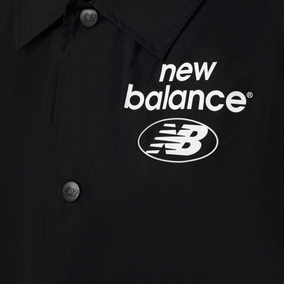 Куртка New Balance NB Essentials Coaches Jacket Black MJ31531BK фото 3 — интернет-магазин Tapok