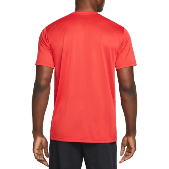 Футболка Nike Men's Dri-FIT Legend Short Sleeve T-Shirt red DM6283-657 фото 3 — інтернет-магазин Tapok