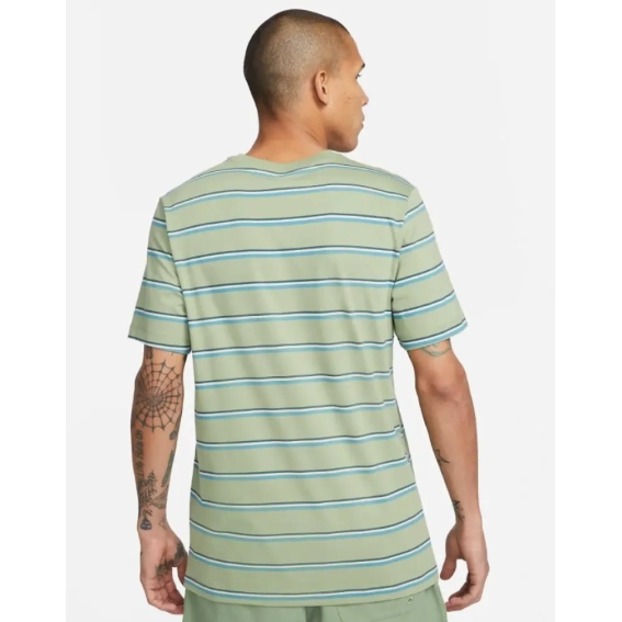 Футболка Nike Sportswear MenS T-Shirt Olive DZ2985-386 фото 3 — інтернет-магазин Tapok