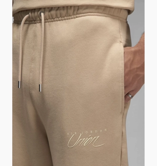 Брюки Jordan x Union MJ Fleece Pants Bio Beige DV7336-296 фото 4 — интернет-магазин Tapok