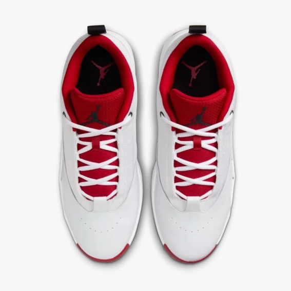 Кроссовки мужские Jordan Max Aura 6 (FQ8298-106) фото 2 — интернет-магазин Tapok