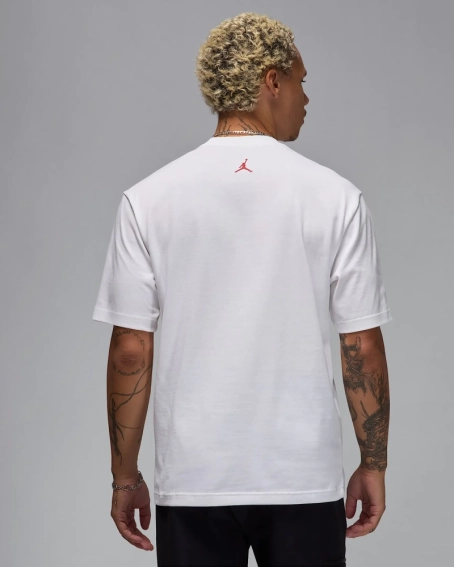 Футболка мужская Jordan Brand Sneaker Patch (HJ2326-100) фото 2 — интернет-магазин Tapok
