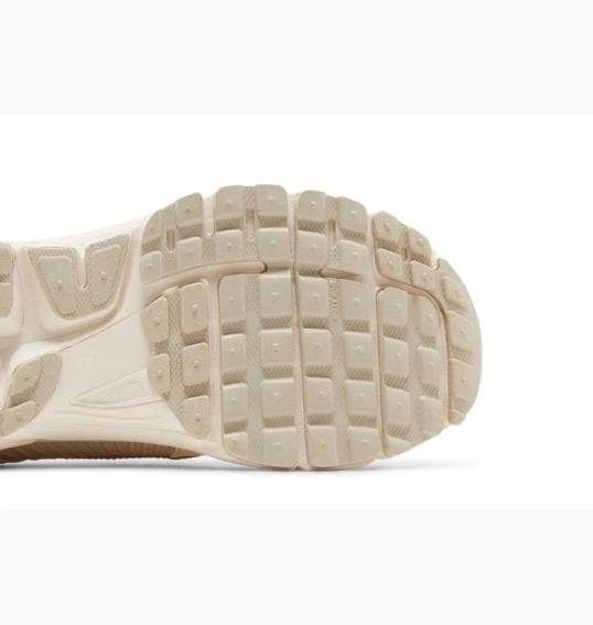 Кросівки Nike Zoom Vomero 5 Beige FQ6868-111 фото 6 — інтернет-магазин Tapok