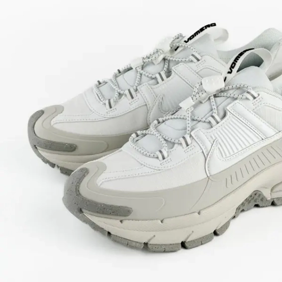 Кросівки NIKE ZOOM VOMERO ROAM HV5951-100 фото 3 — інтернет-магазин Tapok