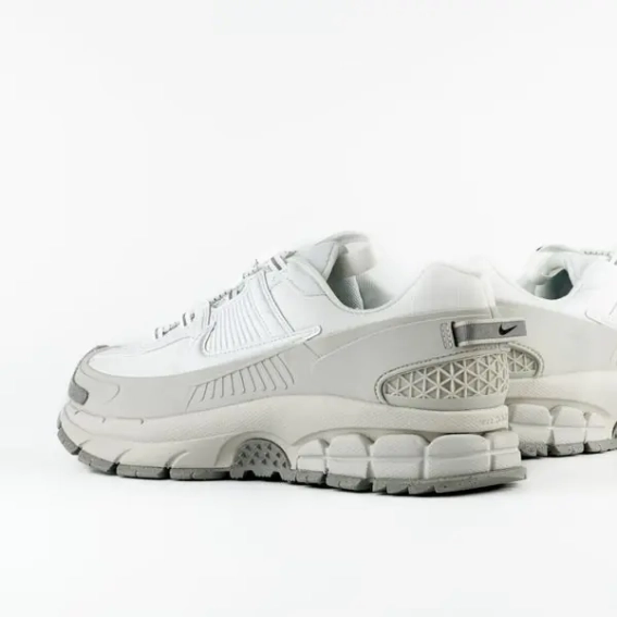 Кросівки NIKE ZOOM VOMERO ROAM HV5951-100 фото 5 — інтернет-магазин Tapok