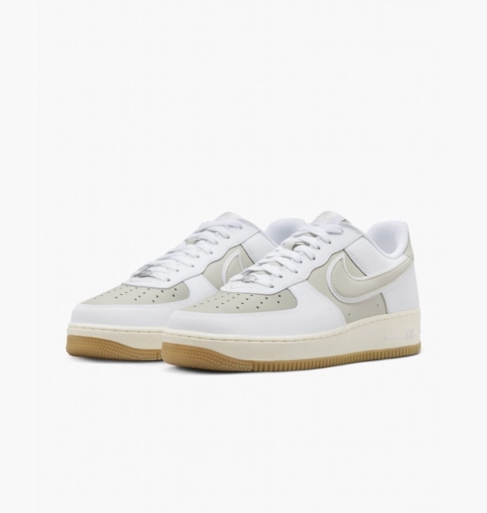 Чоловічі кросівки Nike Air Force 1 07 FQ8201-100 фото 2 — інтернет-магазин Tapok