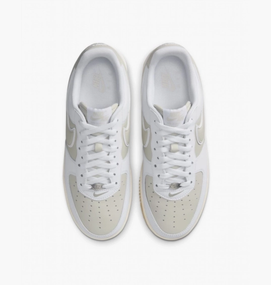 Чоловічі кросівки Nike Air Force 1 07 FQ8201-100 фото 3 — інтернет-магазин Tapok