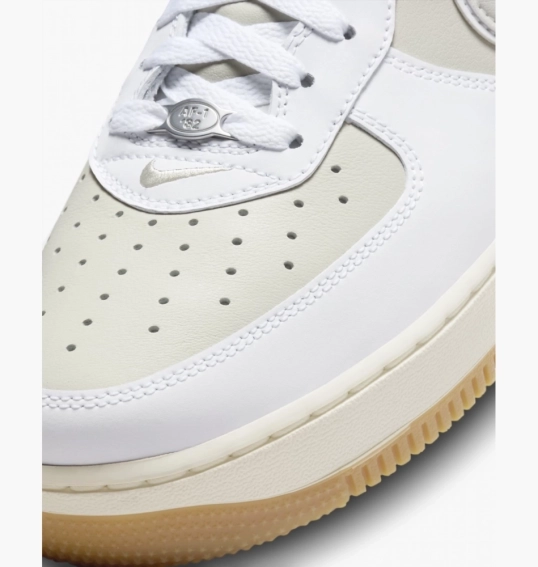 Чоловічі кросівки Nike Air Force 1 07 FQ8201-100 фото 5 — інтернет-магазин Tapok