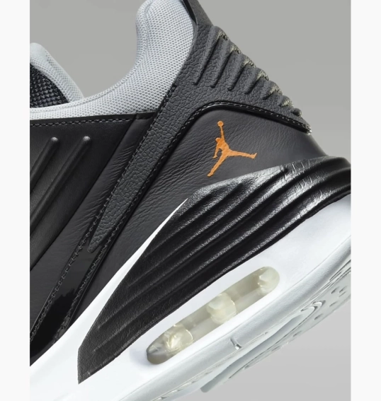 Кросівки Air Jordan Max Aura 3 DZ4353-008 фото 9 — інтернет-магазин Tapok