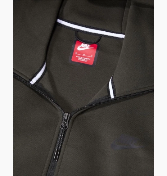 Толстовка чоловіча Nike Windrunner Tech Olive HV0949-355 фото 8 — інтернет-магазин Tapok