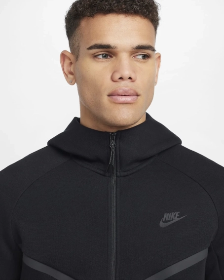 Кофта чоловіча Nike Sportswear Tech Fleece Windrunner (HV0949-010) фото 3 — інтернет-магазин Tapok