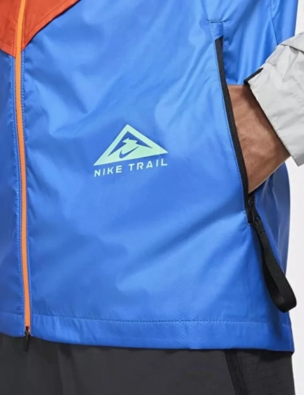 Ветровка Nike Trail Windrunner Hood Zip Running Jacket DN4508-869 фото 3 — интернет-магазин Tapok