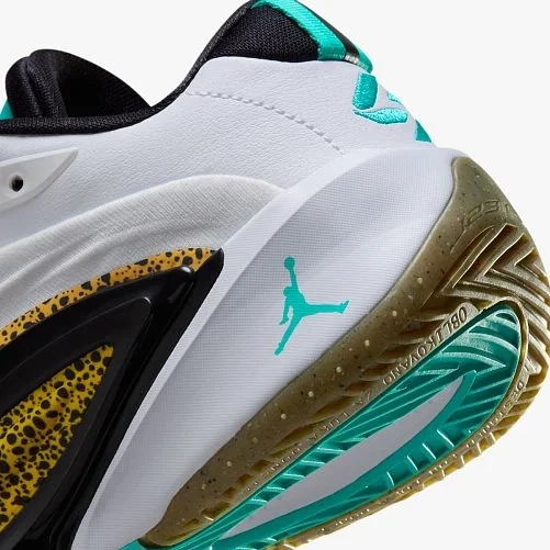 Кросівки JORDAN LUKA 3 (GS) FQ8185-100 фото 8 — інтернет-магазин Tapok