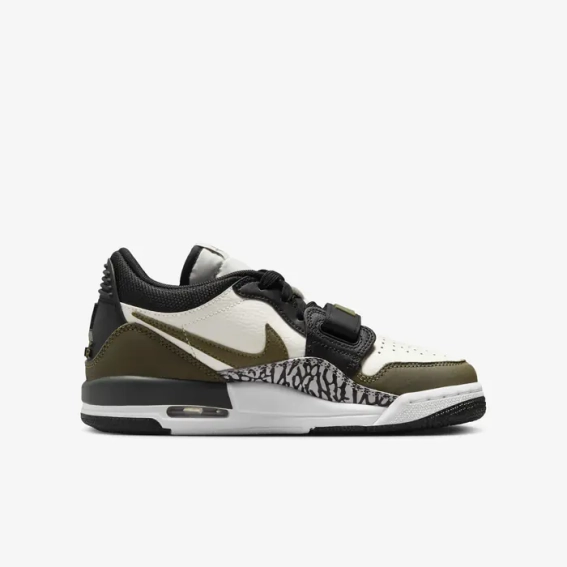 Кроссовки Nike AIR JORDAN LEGACY 312 LOW (GS) CD9054-120 фото 2 — интернет-магазин Tapok