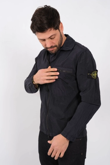 Куртка STONE ISLAND Lightweight Logo Patch Jacket 801511219 V0020 фото 4 — інтернет-магазин Tapok