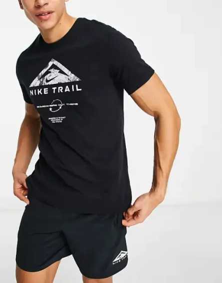 Футболка Nike Sportswear MenS T-Shirt Black DZ2727-010 фото 2 — інтернет-магазин Tapok