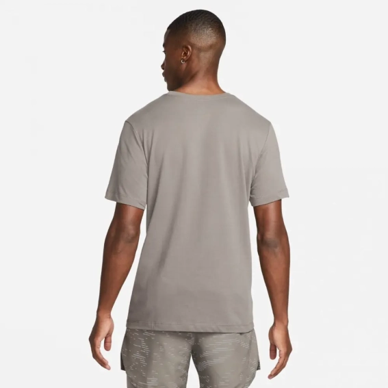 Футболка NIKE U NK DF TEE RUN DIVISION GREY DM5387-289 фото 2 — интернет-магазин Tapok
