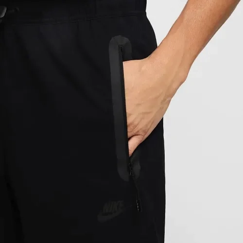 Брюки мужские Nike Tech Black HM8241-010 фото 4 — интернет-магазин Tapok