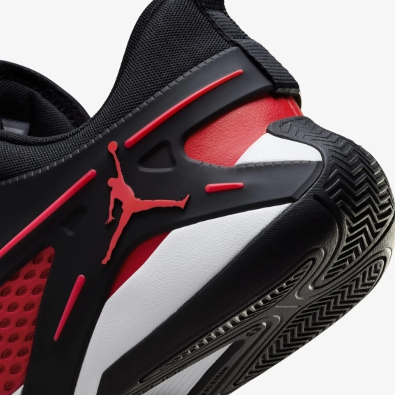 Кроссовки JORDAN HEIR FQ3858-006 фото 7 — интернет-магазин Tapok