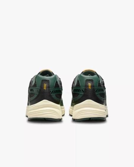 Кросівки Nike INITIATOR HQ3611-010 фото 5 — інтернет-магазин Tapok