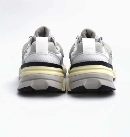 Кроссовки женские Nike Wmns V2k Run (FD0736-100) фото 7 — интернет-магазин Tapok