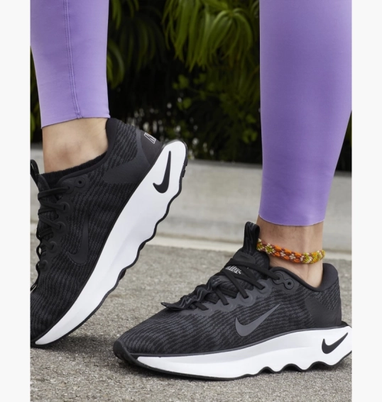Кросівки жіночі Nike Motiva Walking Shoes Black DV1238-001 фото 4 — інтернет-магазин Tapok