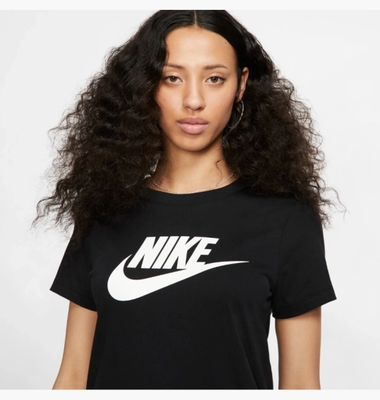 Футболка Nike W Nsw Tee Essntl Icon Futur Black BV6169-010 фото 3 — интернет-магазин Tapok