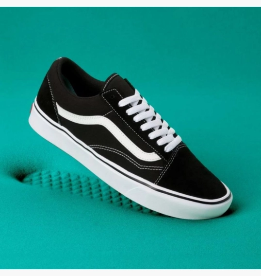 Кеди унісекс Vans Comfycush Old Skool Black VN0A3WMAVNE1 фото 2 — інтернет-магазин Tapok