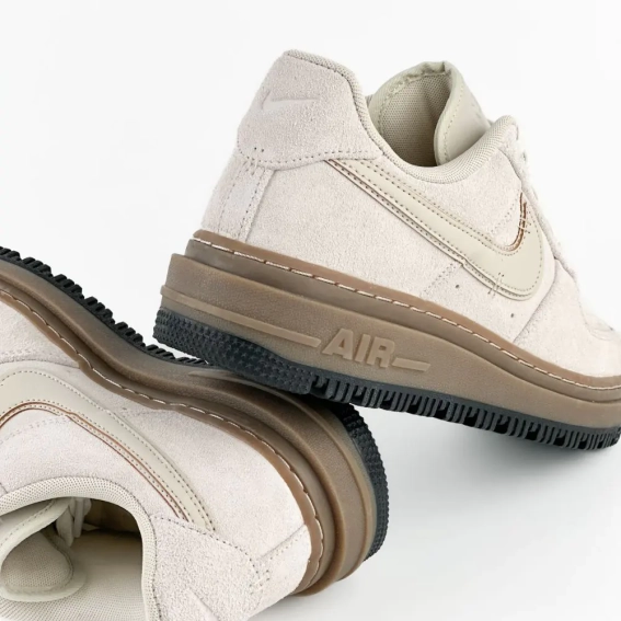 Кросівки чоловічі Nike Air Force 1 Low Luxe (HV2531-100) фото 5 — інтернет-магазин Tapok